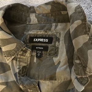 Express women’s boyfriend fit camo button up shirt
